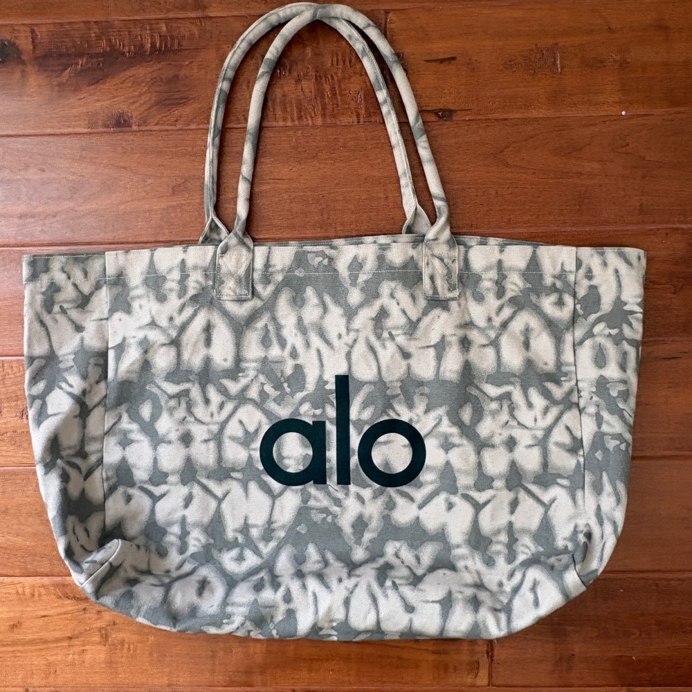 Alo Yoga Shopper Tote Tie Dye Logo Canvas Bag, Womens OS Gray White - Picture 5 of 10